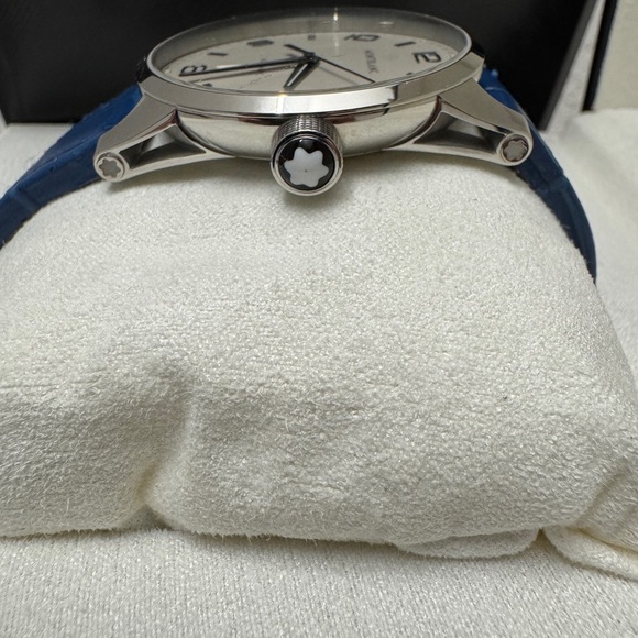 Montblanc TimeWalker Automatic Silver Dial Men’s Watch on Blue Leather Strap - Picture 5 of 8